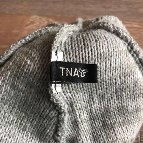 TNA POM POM TOQUE - Picture 2 of 2
